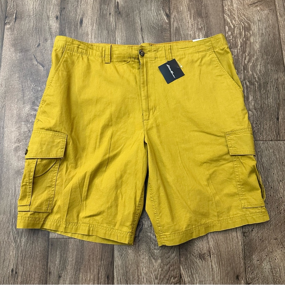eddie bauer cargo Relaxed Fit shorts mens size 40 mustard Agold